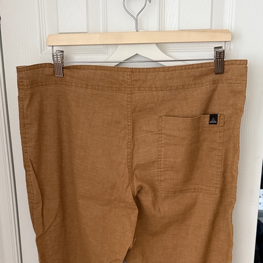 PrAna Camel Men’s Yoga Pants M Lose